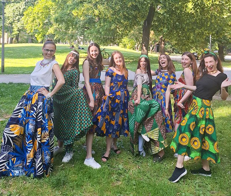 Kolajnine volonterke kao “bijele Afrikanke” na Danu Afrike