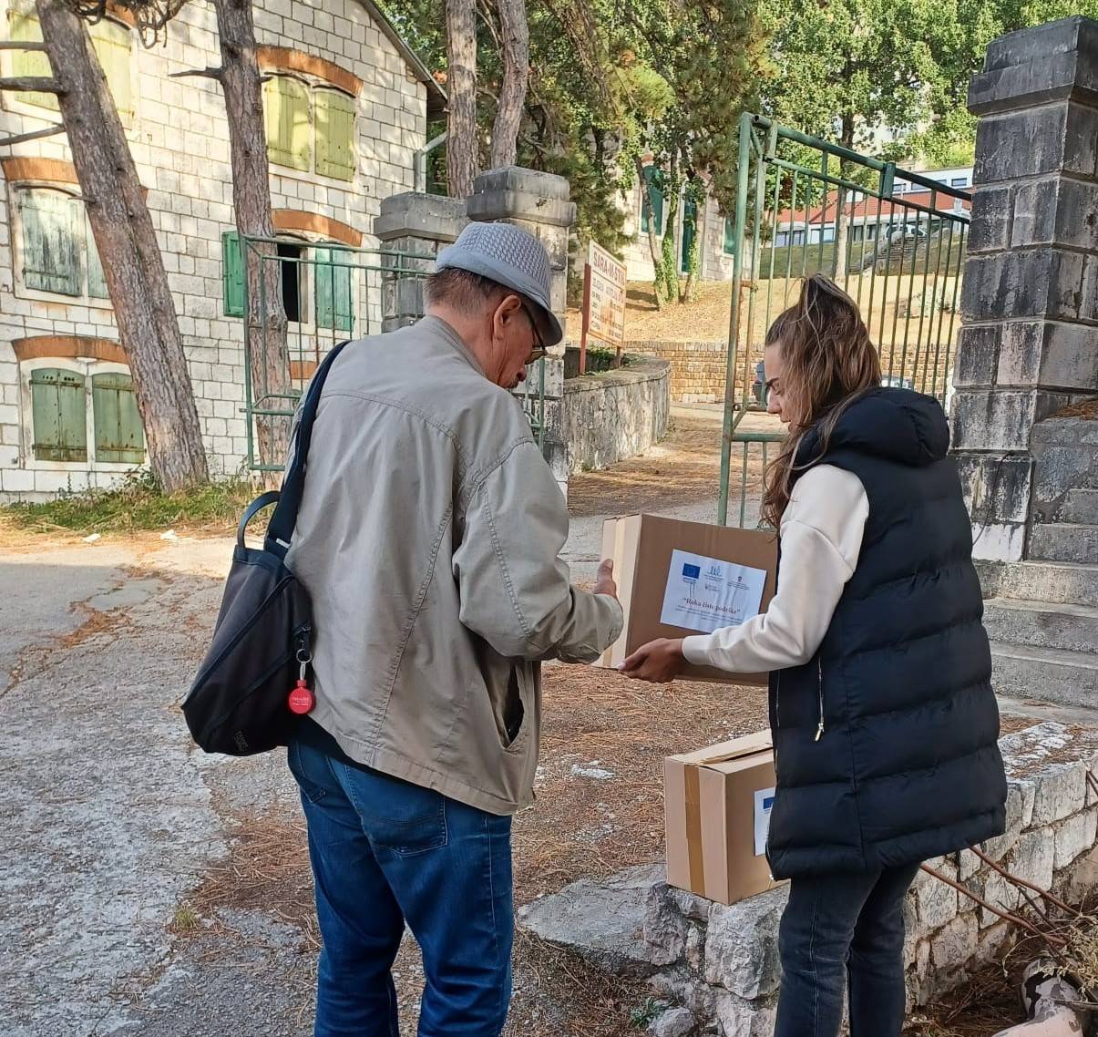 Ekološke radionice i higijenski paketi pomoći u Imotskoj krajini